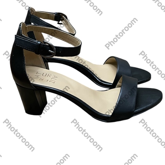 Naturalizer EUC Vera Black Leather Ankle Strap Dress Heel Sandals Size 6 M - Picture 1 of 9